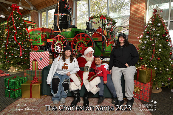 TheCharlestonSanta-11-25-23-503