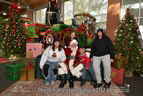 TheCharlestonSanta-11-25-23-504