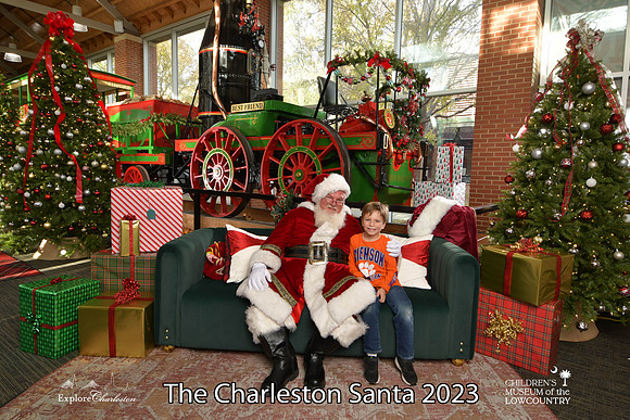 TheCharlestonSanta-11-25-23-507