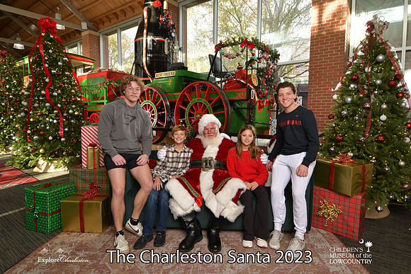 TheCharlestonSanta-11-25-23-510