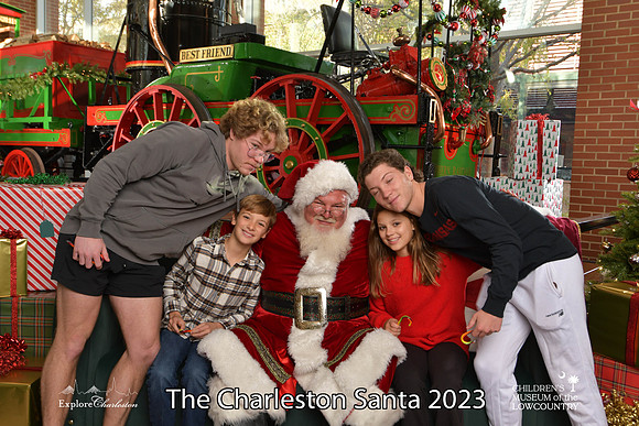 TheCharlestonSanta-11-25-23-514