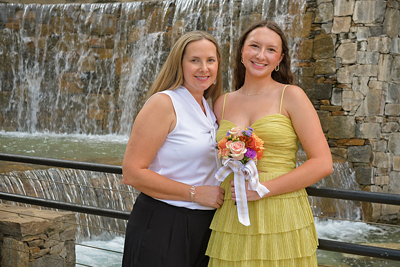 RKPhoto-2024-FallsPark-PromPics-122