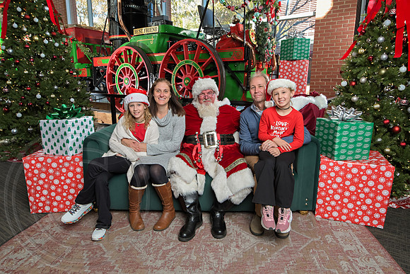 The Charleston Santa 2024-Dec7-1710