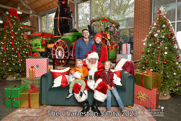 TheCharlestonSanta-11-26-23-526