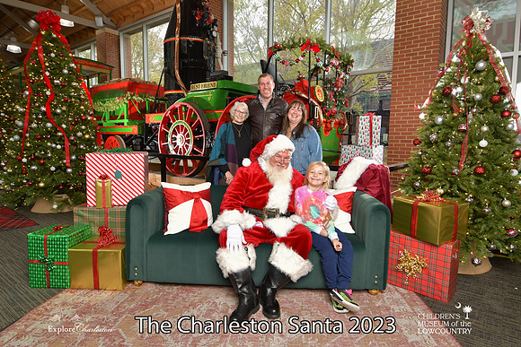 TheCharlestonSanta-11-26-23-532