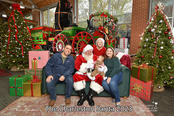 TheCharlestonSanta-11-26-23-540