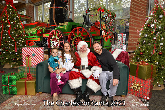 TheCharlestonSanta-11-26-23-545