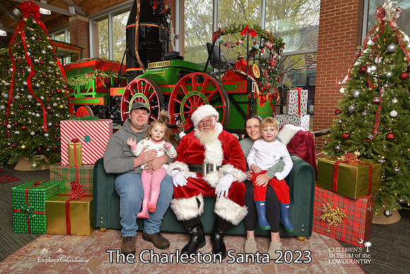 TheCharlestonSanta-11-26-23-551