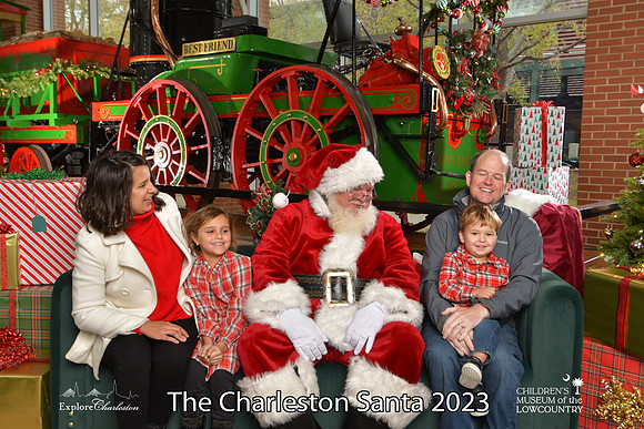 TheCharlestonSanta-11-26-23-554