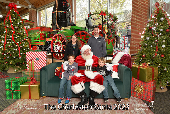 TheCharlestonSanta-11-26-23-574