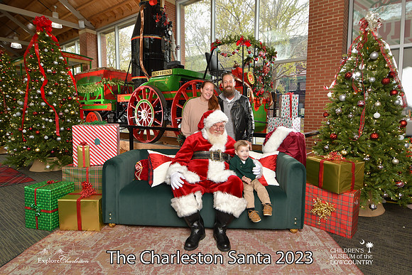 TheCharlestonSanta-11-26-23-590