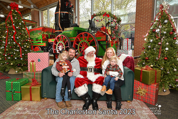 TheCharlestonSanta-11-26-23-592