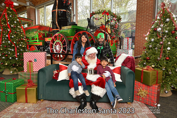 TheCharlestonSanta-11-26-23-620