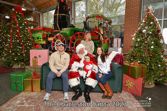 TheCharlestonSanta-11-26-23-630