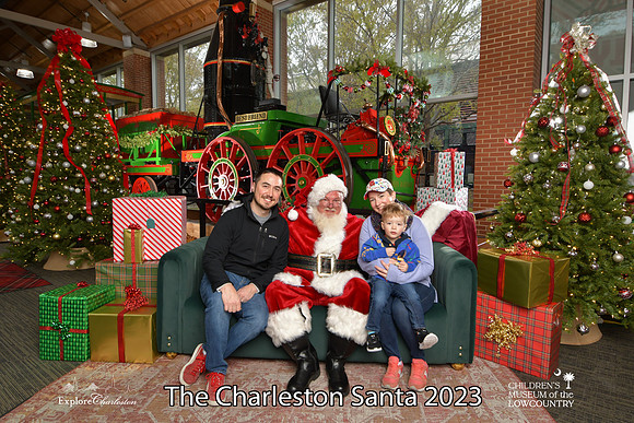 TheCharlestonSanta-11-26-23-643