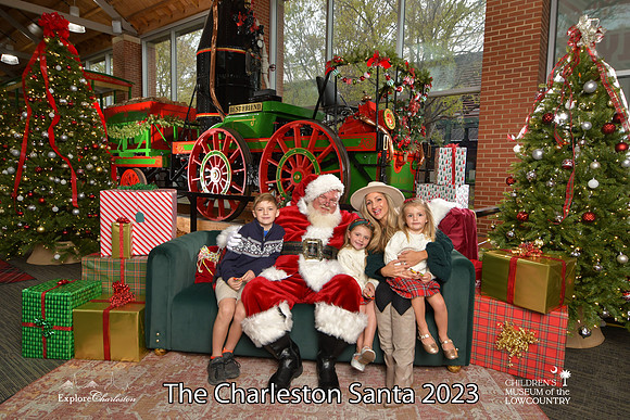 TheCharlestonSanta-11-26-23-680