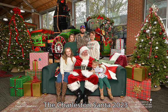 TheCharlestonSanta-11-26-23-700