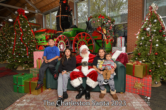 TheCharlestonSanta-11-26-23-746