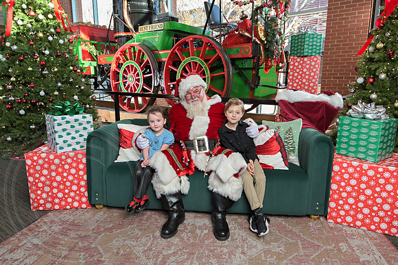 The Charleston Santa 2024-Dec15-2838