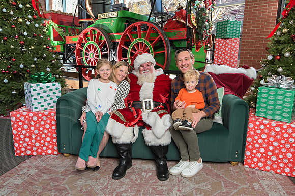 The Charleston Santa 2024-Dec15-2772