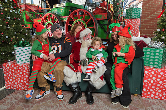 The Charleston Santa 2024-Dec22-4024