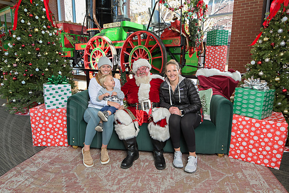 The Charleston Santa 2024-Dec14-2500