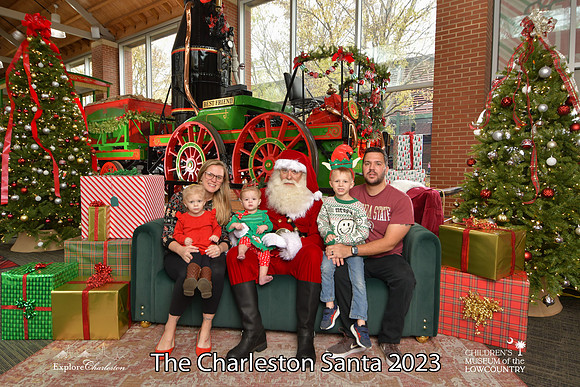 TheCharlestonSanta-12-2-23-0774