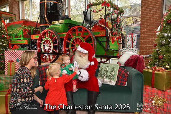 TheCharlestonSanta-12-2-23-0777