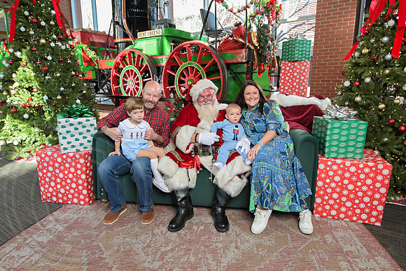 The Charleston Santa 2024-Dec22-3937