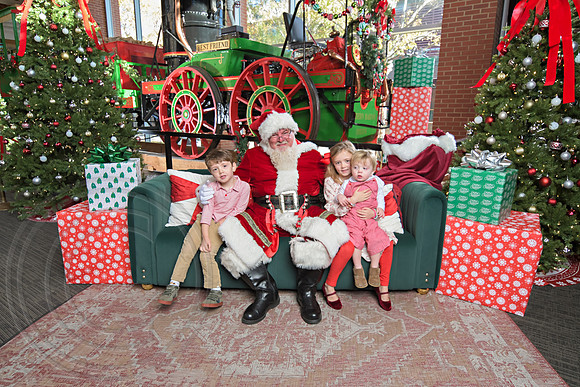 The Charleston Santa 2024-Dec1-0888