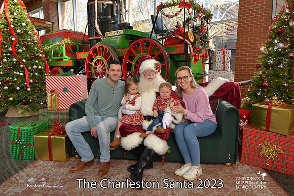 TheCharlestonSanta-12-9-23-1628