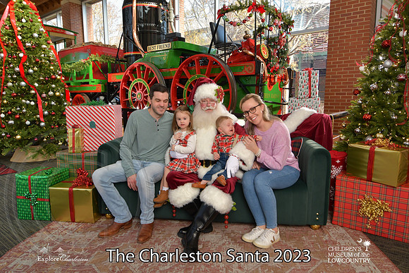 TheCharlestonSanta-12-9-23-1629