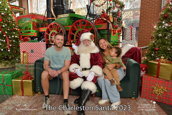 TheCharlestonSanta-12-9-23-1634