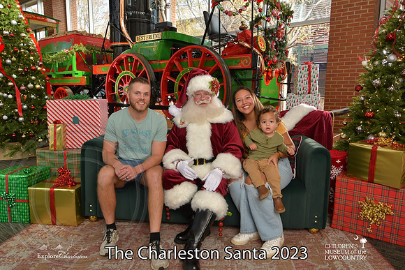 TheCharlestonSanta-12-9-23-1635