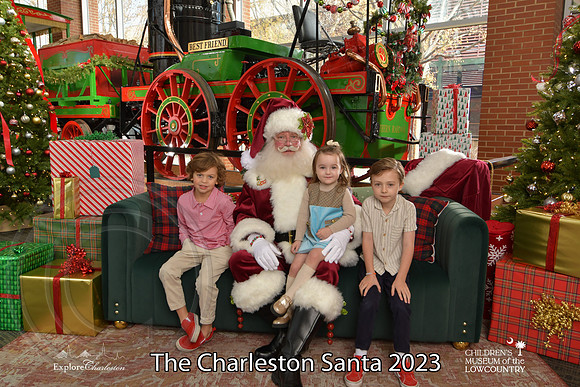 TheCharlestonSanta-12-9-23-1636