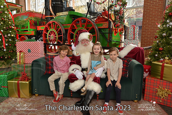 TheCharlestonSanta-12-9-23-1637