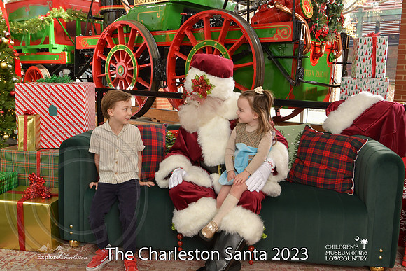 TheCharlestonSanta-12-9-23-1642