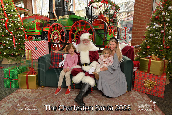 TheCharlestonSanta-12-9-23-1644