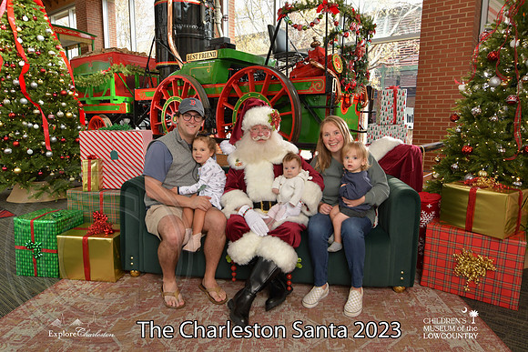 TheCharlestonSanta-12-9-23-1649