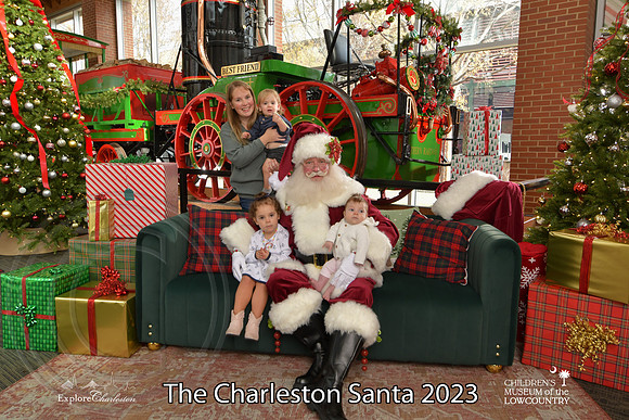 TheCharlestonSanta-12-9-23-1650
