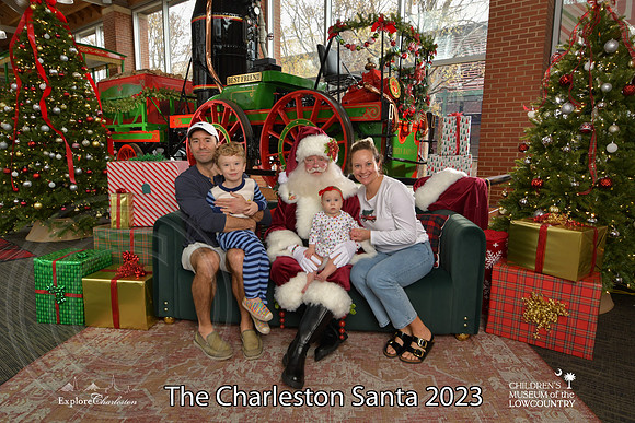 TheCharlestonSanta-12-9-23-1656