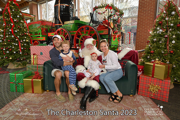 TheCharlestonSanta-12-9-23-1657