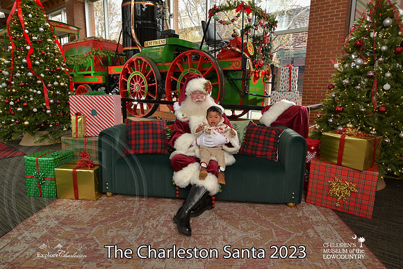 TheCharlestonSanta-12-9-23-1665