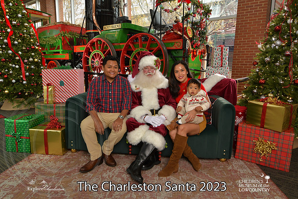 TheCharlestonSanta-12-9-23-1666