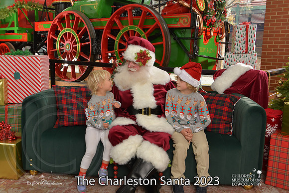 TheCharlestonSanta-12-9-23-1681