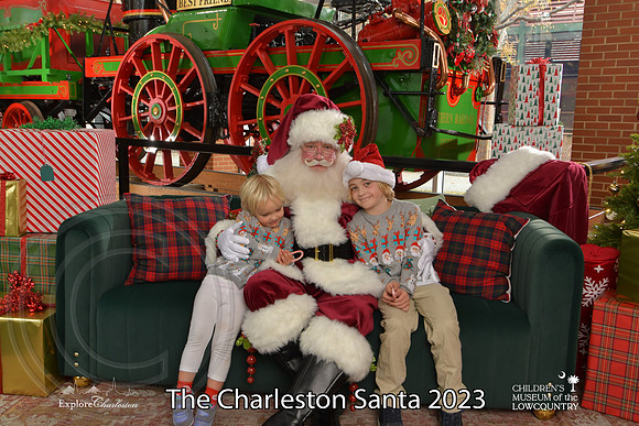 TheCharlestonSanta-12-9-23-1683