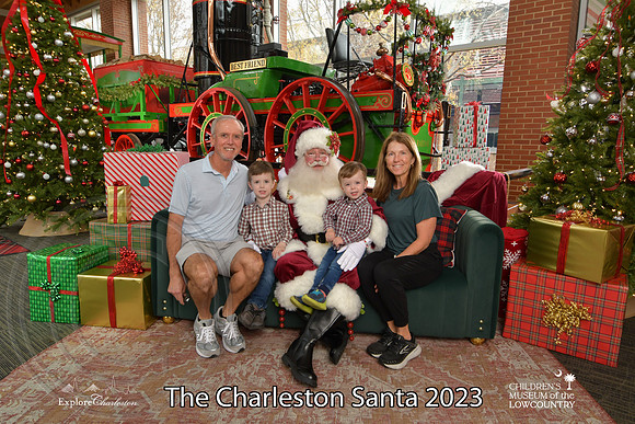 TheCharlestonSanta-12-9-23-1686