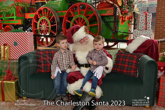 TheCharlestonSanta-12-9-23-1688