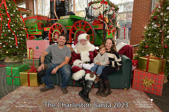 TheCharlestonSanta-12-9-23-1693