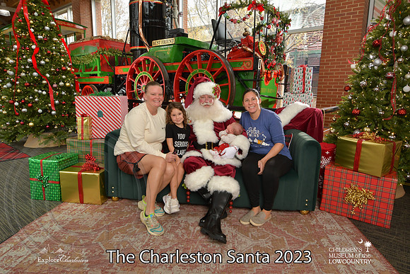 TheCharlestonSanta-12-9-23-1698